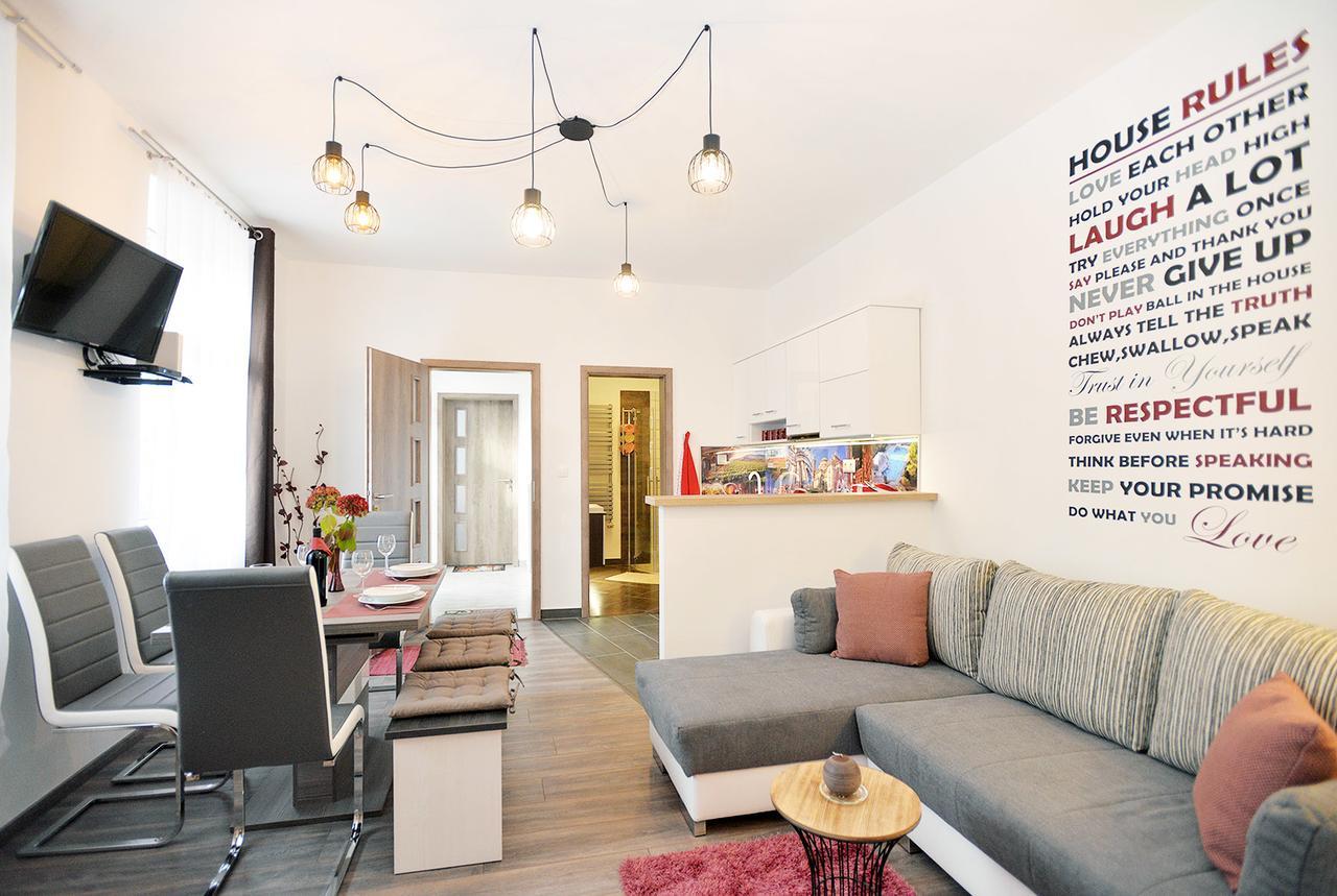 Nobilis Apartman Eger Eksteriør bilde